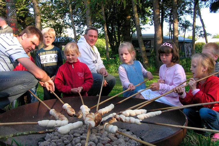 Hygge og atmosfære på bålpladsen